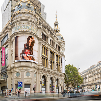 THE KOOPLES & Emily Ratajkowski sur le PRINTEMPS HAUSSMANN