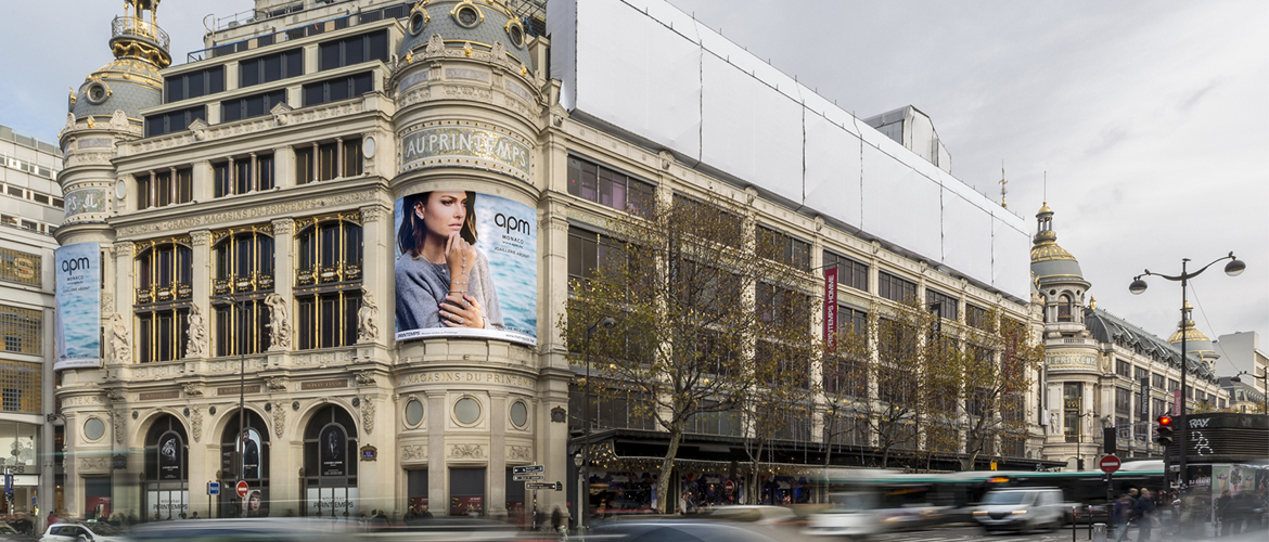 APM Monaco & Caroline Receveur sur le Printemps Haussmann